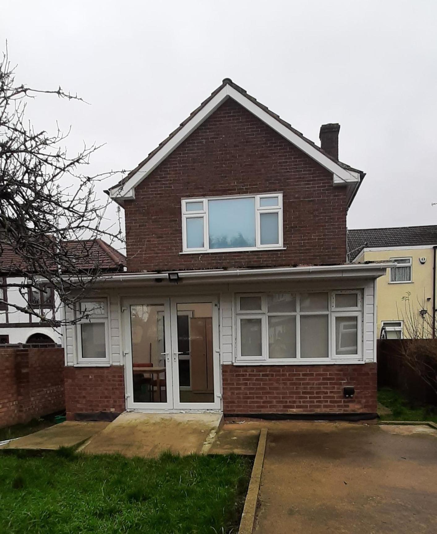 Romford Lodge * Romford