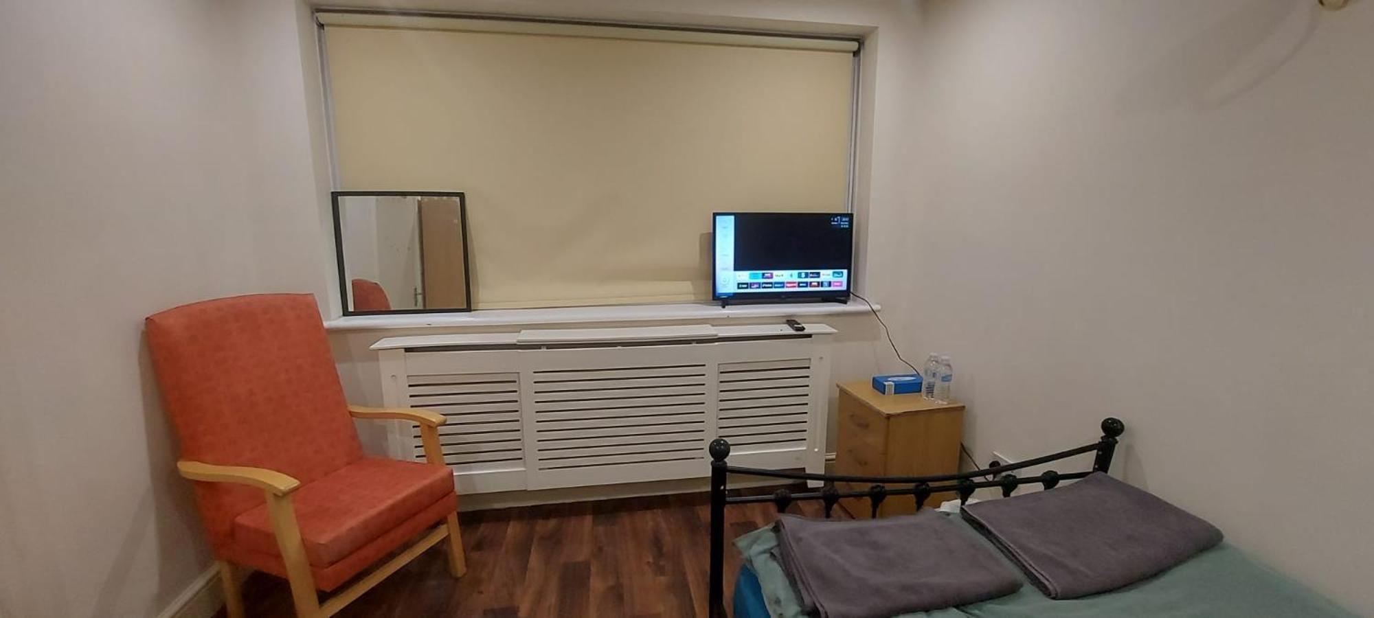 Homestay Romford Lodge *